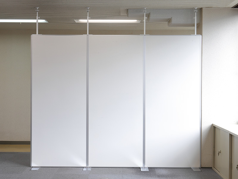 直線３連パネル ーキャスターベースー