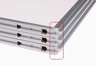 コーナーダイキャストの凸凹で積み重ねてもズレない